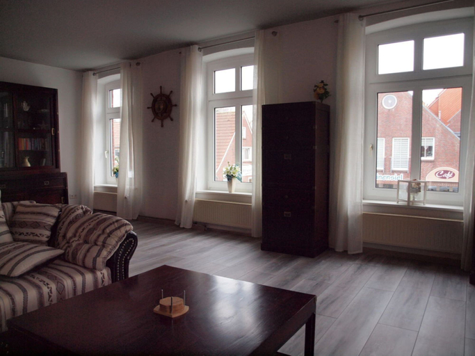 Living area 5, Holiday Apartment With 2 Bedrooms, Wittmund