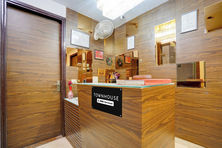 Reception, Townhouse Dashrathpuri Metro, Delhi