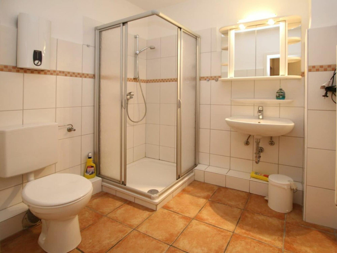 Bathroom 3, Holiday Apartment With 2 Bedrooms, Nordfriesland