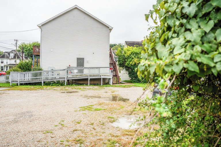Property grounds 2, The Retreat on Maiden, Greene