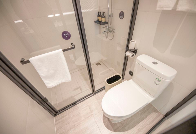 Bathroom 4, Citadines Apart Hotel Songhong Road Shanghai, Shanghai