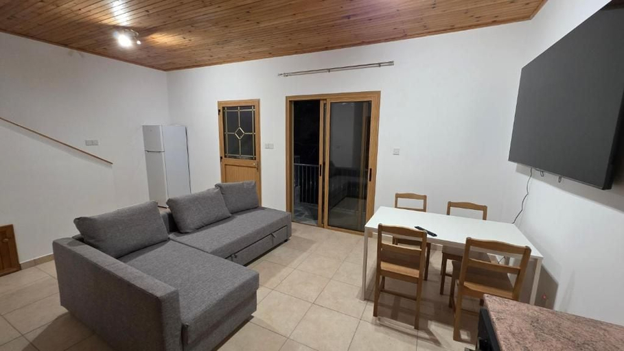 Living area 4, House 1