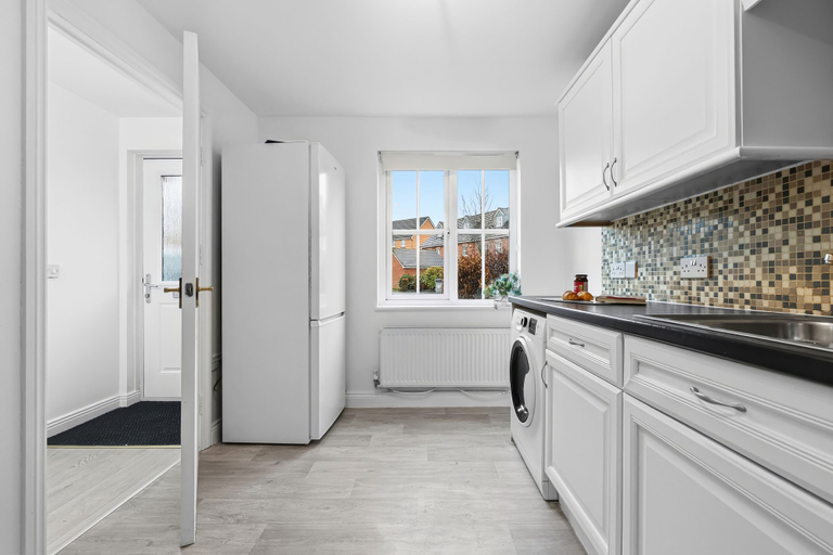 Private kitchen 5, House Sleeps 9 With Enclosed Garden, Solihull