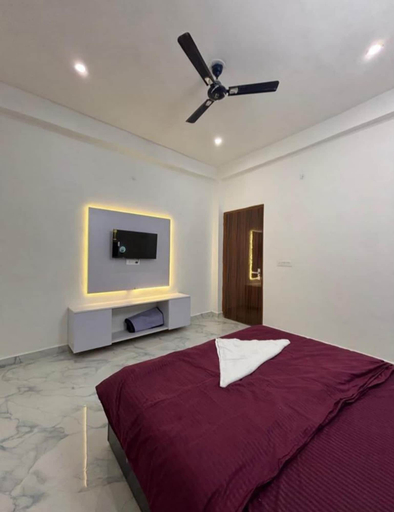 Room 5, Hotel Prime Stay, Gautam Buddha Nagar