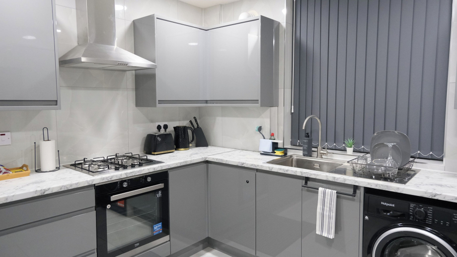 Private kitchen 2, Charming Manchester House With 3 Bedrooms, Manchester