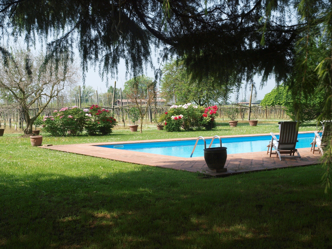 Sport & Beauty 1, Elegant Holiday Home in Faenza With Garden and Pool, Ravenna
