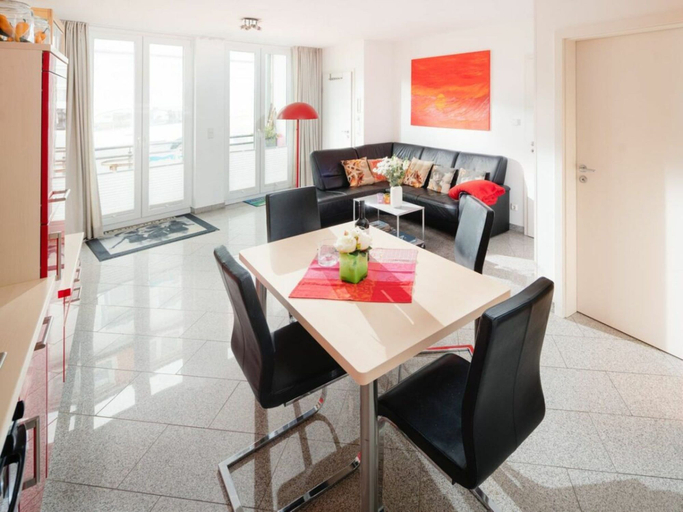 Dining 3, Holiday Apartment With 1 Bedroom, Aurich