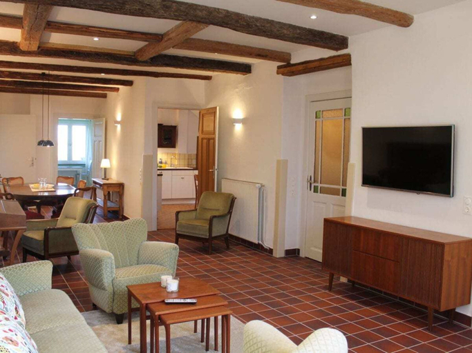 Living area 3, Holiday Home With 5 Bedrooms, Osterholz