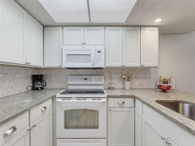 Private kitchen 2, Sandy Shores #202, Pinellas