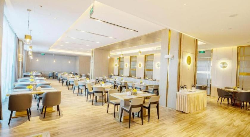 Food & Drinks 4, Echarm Plus Hotel Hangzhou Binjiang Xingguang Avenue, Hangzhou