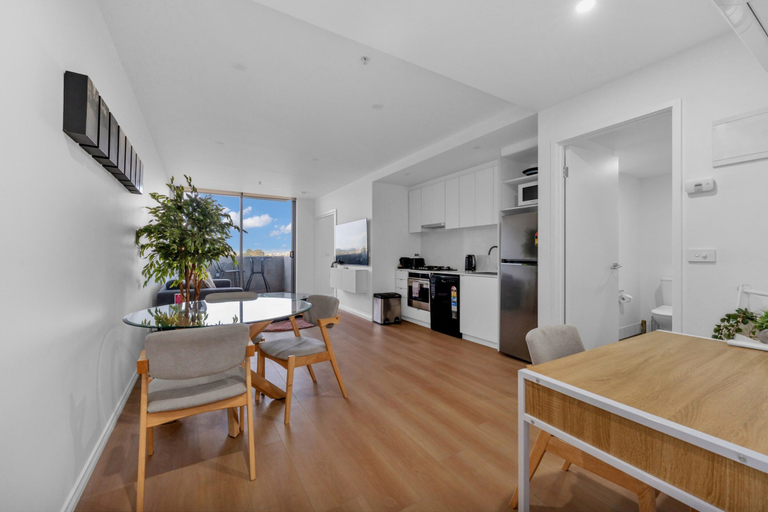 Living room 3, Bright 1-bed Apartment Near Royal Botanic Gardens, Melbourne