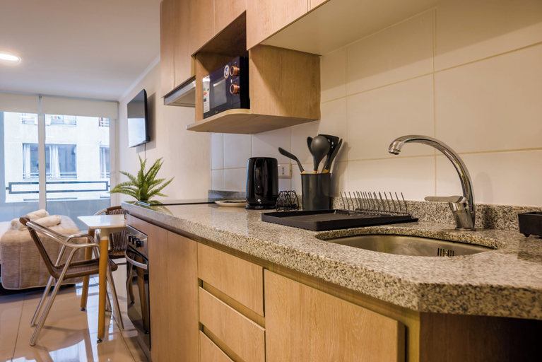 Private kitchen 5, Santa Rosa Apartments by Andes with Parking, Santiago