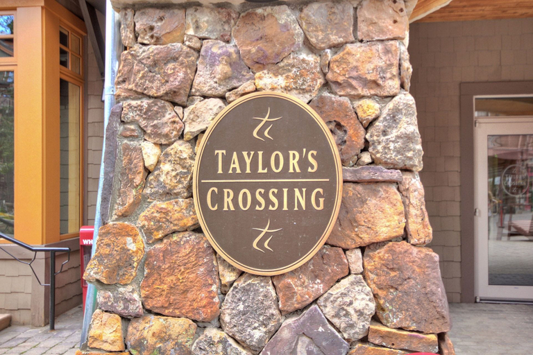 Exterior detail, Tx302 Taylors Crossings 1 Bedroom Condo, Summit