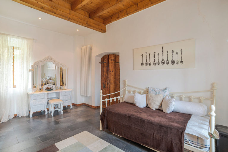 Room, Casa Rustica, Como