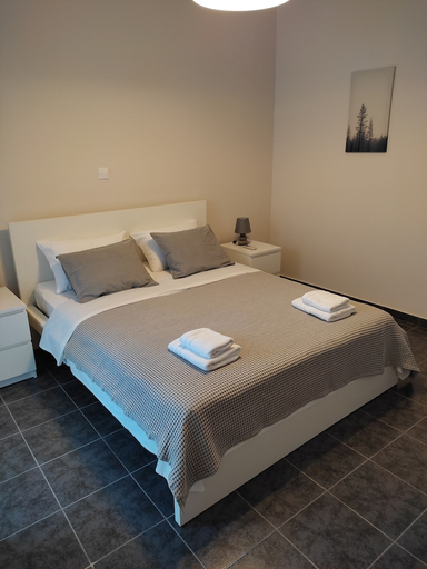 Bedroom 4, Double M, Attica