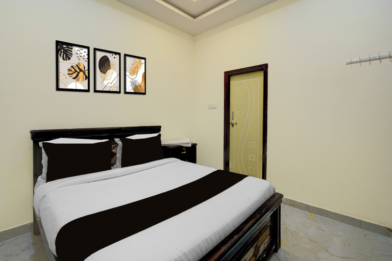 Room 3, Hotel O Venkateswara Swamy Temple, Ranga Reddy