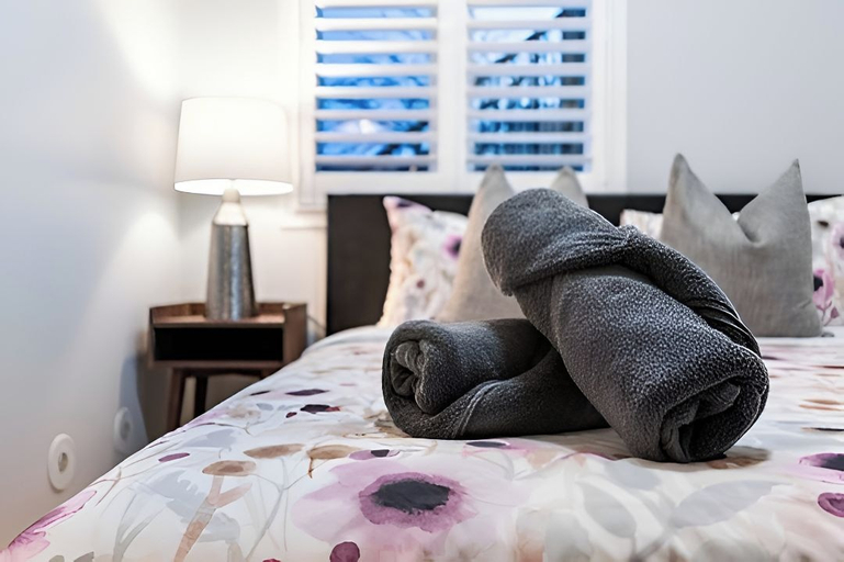 Room 2, Comfort Townhouse Suites, Peel