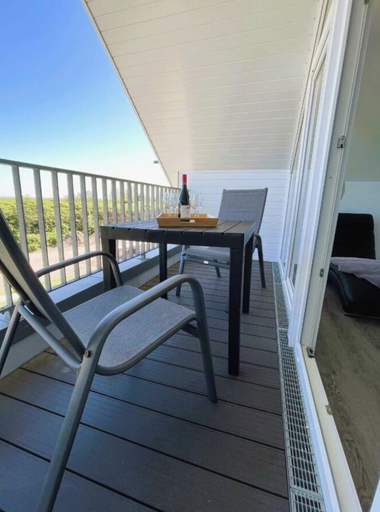 Outdoor dining 2, House No. 15, Fischerhus, Friesland