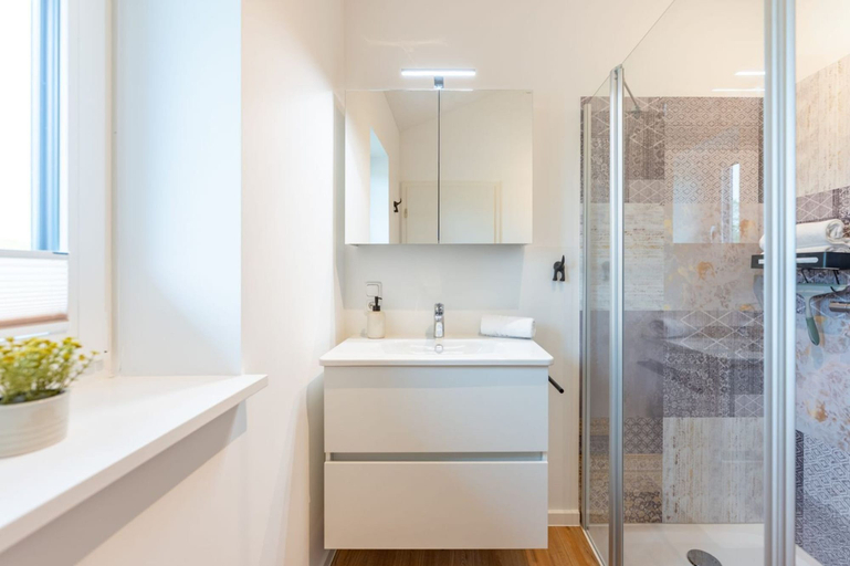 Bathroom 5, Ferienhaus mit Sauna in Kating, Nordfriesland