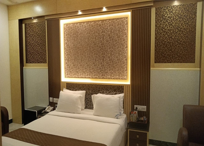 Bedroom, Hotel Chennai Deluxe, Chennai
