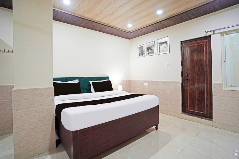 Room 5, OYO Hotel O Varanasi Banaras Junction, Varanasi