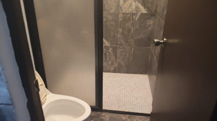 Bathroom 3, MARIA BONITA BY CHAVIRA NUEVO LAREDO, Nuevo Laredo