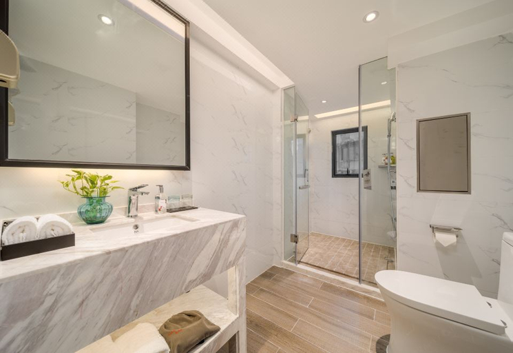 Bathroom 3, Borrman Hotel Guilin Two Rivers and Four Lakes Beiji Plaza, Guilin