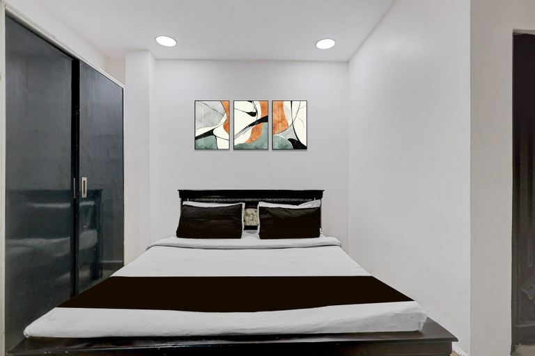 Room 4, Deluxe Hotel Aditya Grand, Guntur