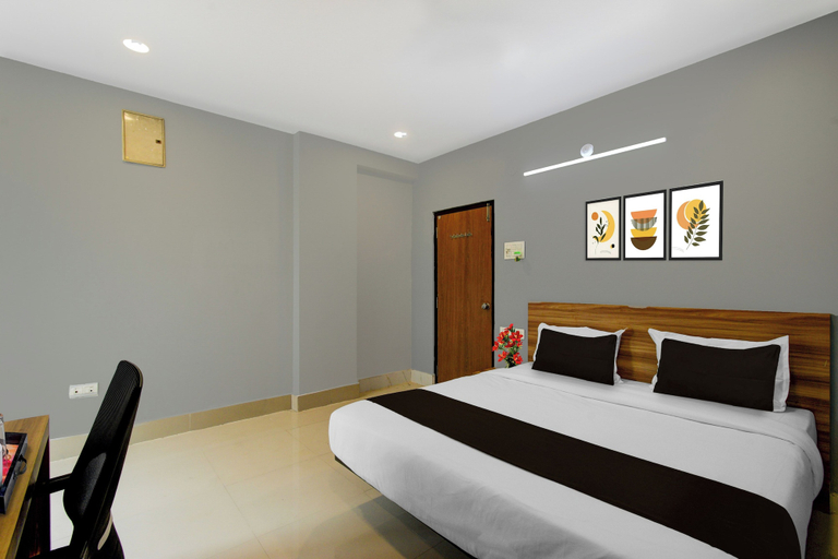 Room 5, Super Townhouse Cherlapally Bus Terminal, Ranga Reddy