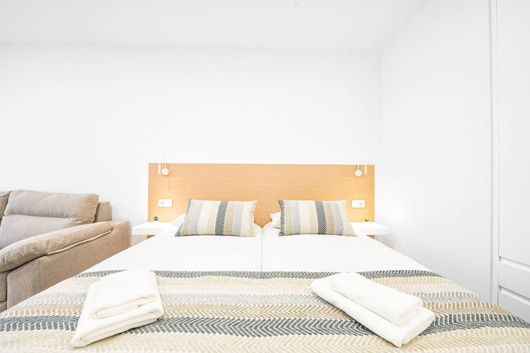Room 5, Modern Las Palmas Apartment Near Las Canteras Beach, Las Palmas
