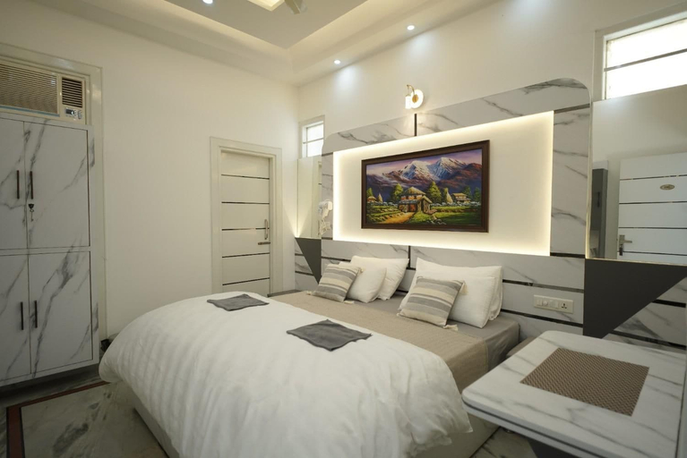 Room 5, Rebon Guest House, Ludhiana