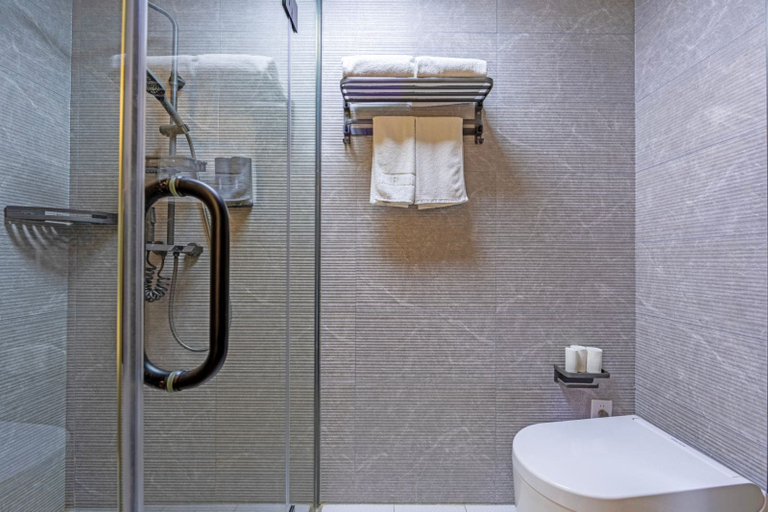 Bathroom 5, JINOUWANGUO HOTEL, Shanghai