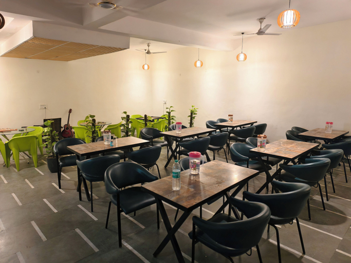 Dining 3, hotel roomin, Gautam Buddha Nagar