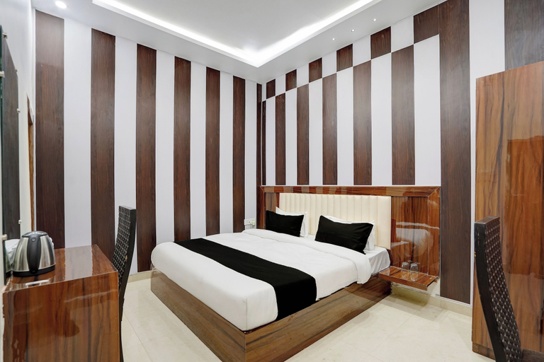 Room 5, Collection O Subedarganj Railway Station, Kaushambi