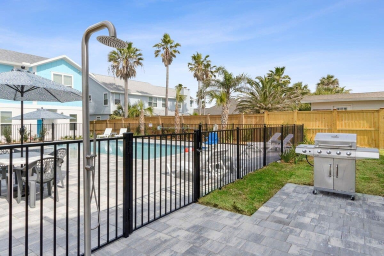 Outdoor dining 5, New 2025 Ocean Views Pool 4BR, Nassau