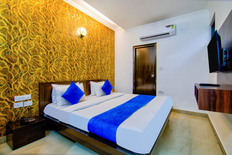 Room 4, JADSTAR RESIDENCY, Delhi