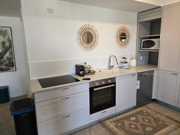 Private kitchen 2, Biankini