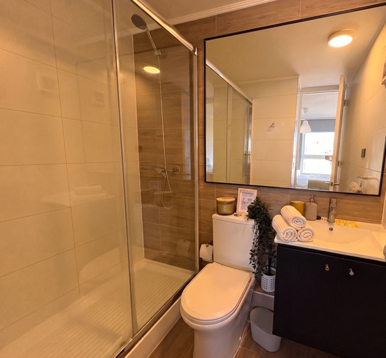 Bathroom, Edificio Level by Domus Travels, Cordillera