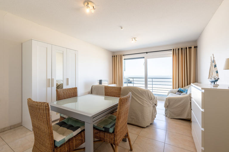 Dining 4, Studio Apartment With Sea Views in Gadeynehelling, West-Vlaanderen