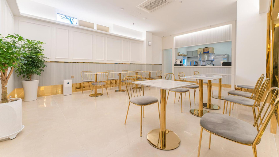 Food & Drinks 5, Denbasta Forest Hotel, Buk