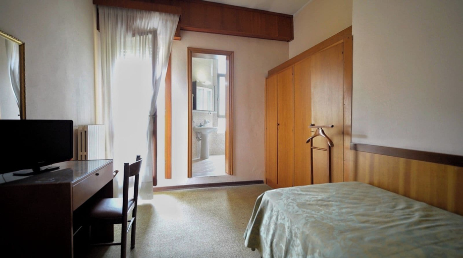 Room 2, Hotel La Serenissima, Padua