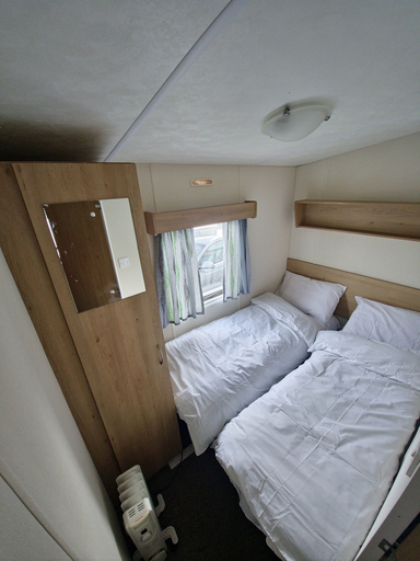 Room 5, Cocotony Cosy 3 bed Caravan, Conwy