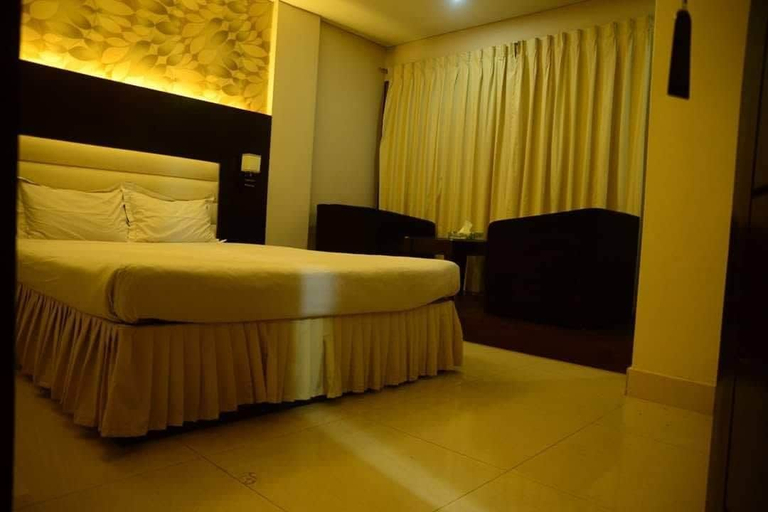 Bedroom 3, Royal Living Hotel & Suites, Chittagong