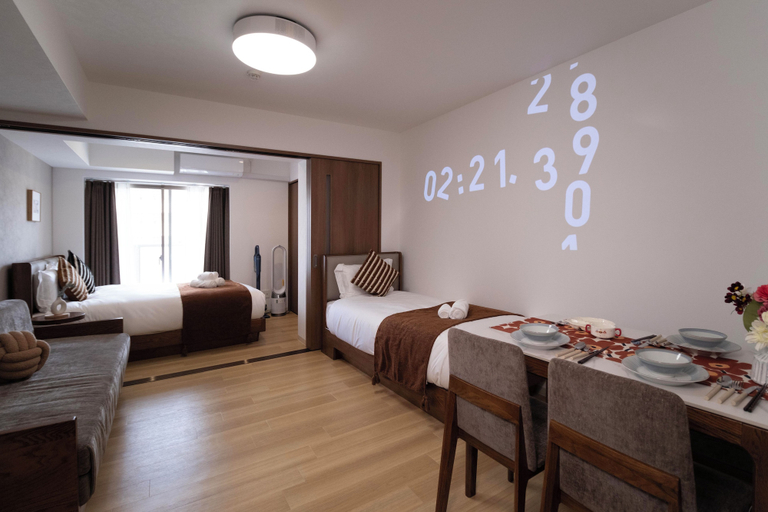Room 5, The Peak Osaka Bay, Osaka