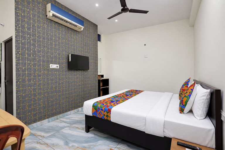 Room 5, FabHotel Golden Cherry, Bhopal
