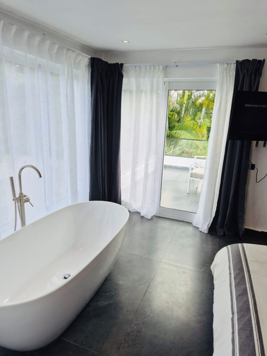 Bathroom 5, Case Damare Vitao malibu 3b, Las Terrenas