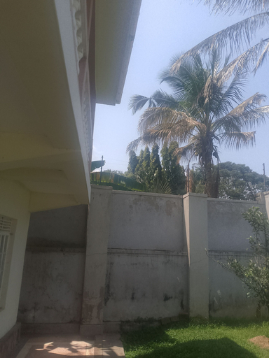 Property grounds 5, Seven Days Motel, Entebbe