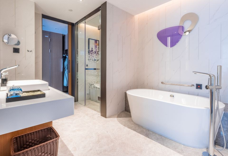 Bathroom 3, Hampton by Hilton Wuhan High-Speed Railway Station, Wuhan