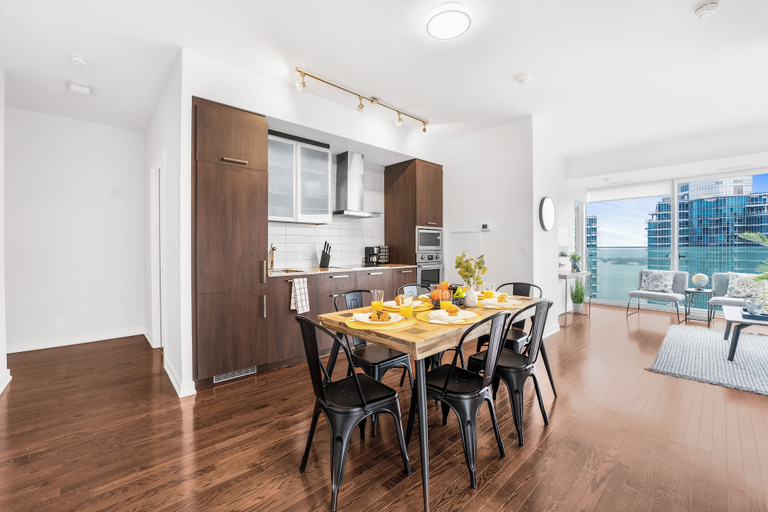 Dining, Haven Suites l 2 and 3 Bedroom Suites, Toronto
