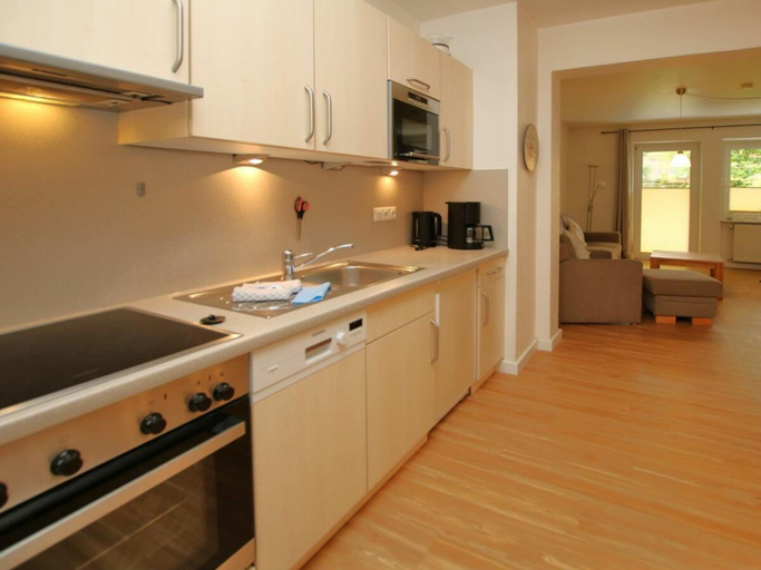 Private kitchen 4, Flurstrasse 10, Holiday Apartment 1, Nordfriesland